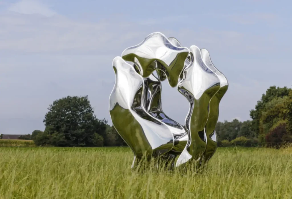 Big Animal I + II, 180x255x130 cm, 263x180x140 cm, Edelstahl- poliert, 2017